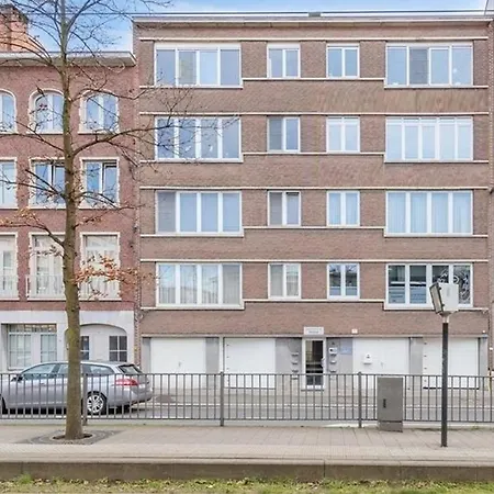 Antwerp Hideaway, Outside Of Low Emission Zone * Anvers