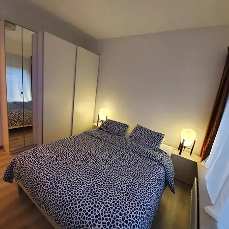 Antwerp Hideaway, Outside Of Low Emission Zone * Anvers
